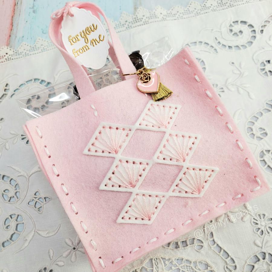 In Stitches: Tote Bag Die