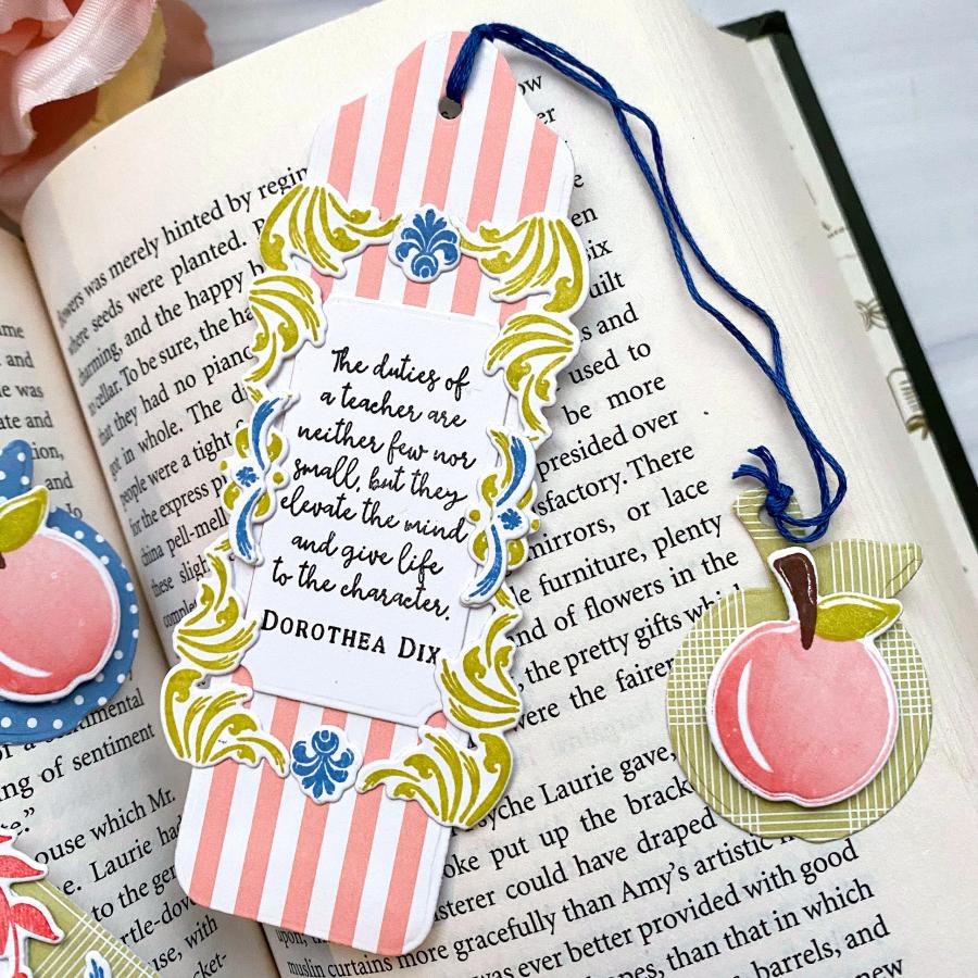 Go-To Gift Card Holder: Book Scrolls Die