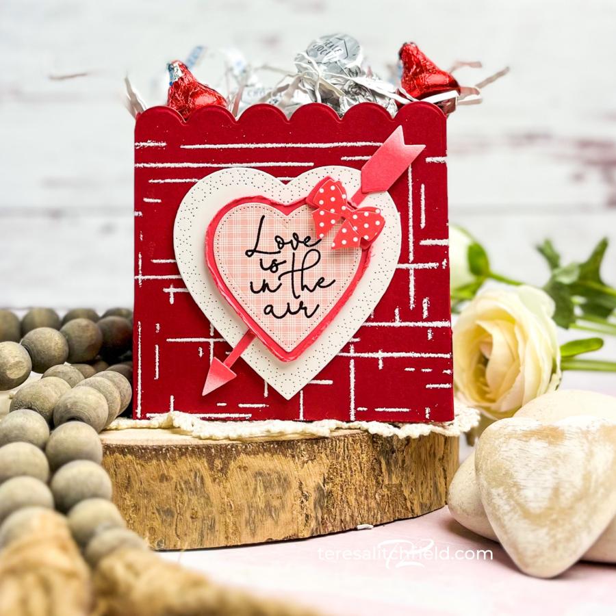 Scalloped Treat Box Die