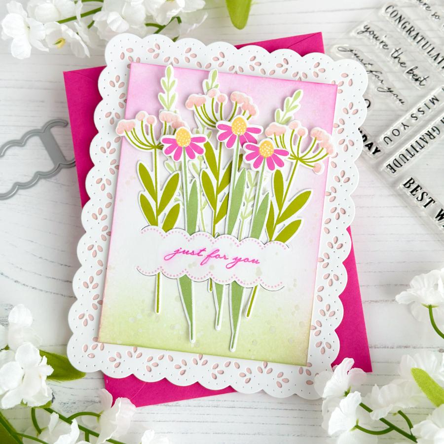 Border Bling: Scalloped Frame Die
